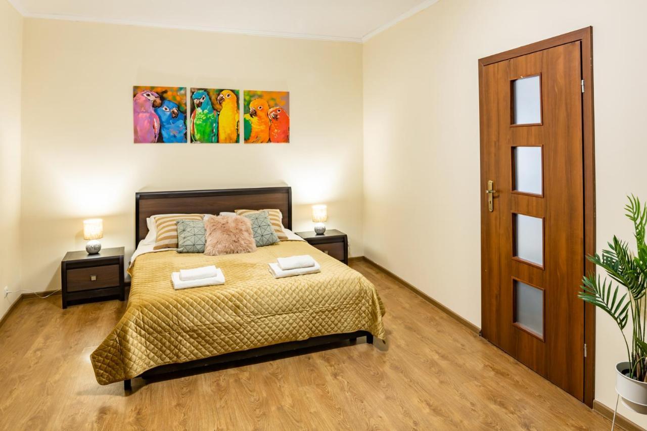 Rainbow Apartment Near Rynok Sq Lviv Buitenkant foto
